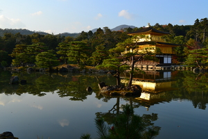 http://www.j-field.info/blog/assets_c/2012/12/金閣寺-thumb-300x200-1574.jpg