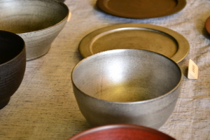 http://www.j-field.info/gallary/assets_c/2012/08/漆器-thumb-300x200-1364-thumb-300x200-1365.jpg